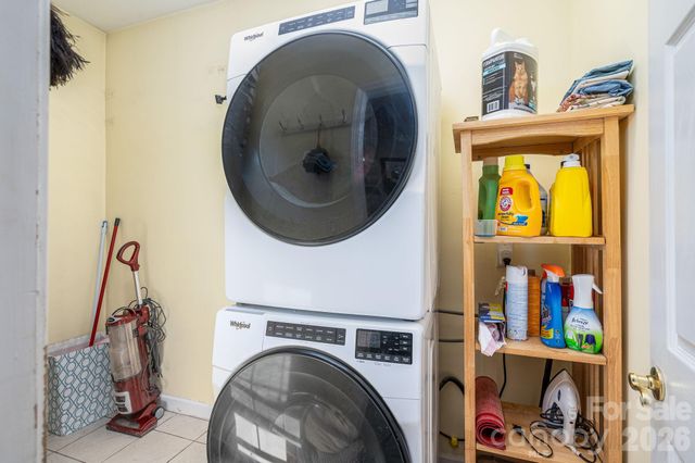 702 Saddlebrook Lane, Cherryville, NC 28021