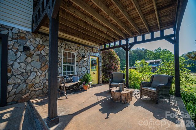 702 Saddlebrook Lane, Cherryville, NC 28021