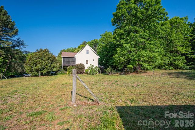 702 Saddlebrook Lane, Cherryville, NC 28021