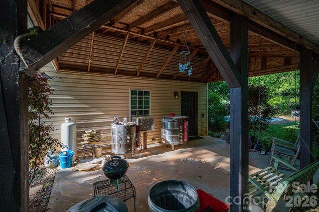 702 Saddlebrook Lane, Cherryville, NC 28021
