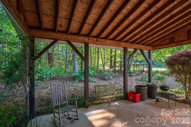 702 Saddlebrook Lane, Cherryville, NC 28021