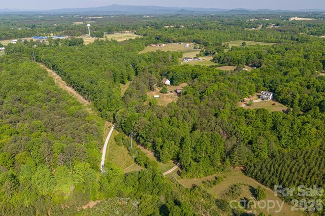 702 Saddlebrook Lane, Cherryville, NC 28021