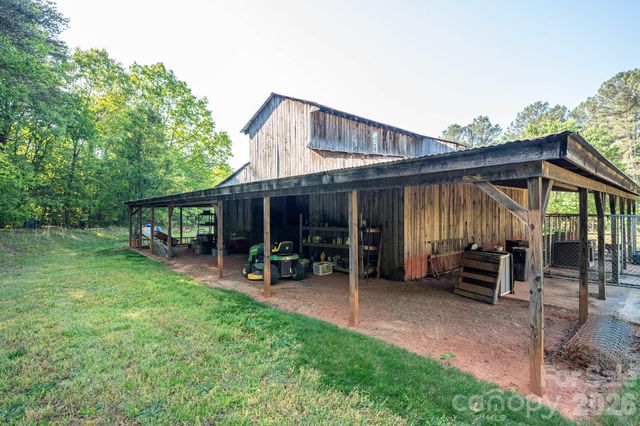 702 Saddlebrook Lane, Cherryville, NC 28021