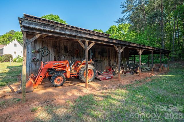 702 Saddlebrook Lane, Cherryville, NC 28021