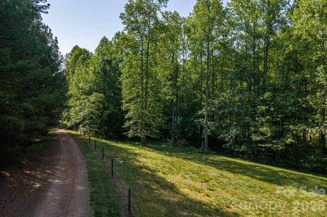 702 Saddlebrook Lane, Cherryville, NC 28021