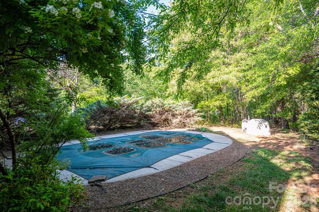 702 Saddlebrook Lane, Cherryville, NC 28021
