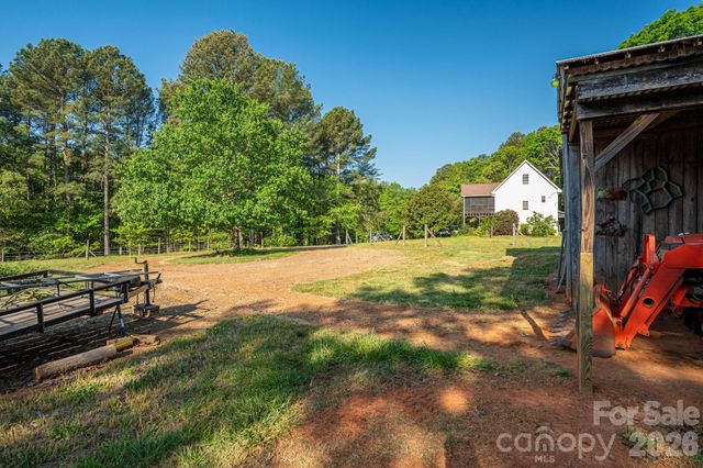 702 Saddlebrook Lane, Cherryville, NC 28021