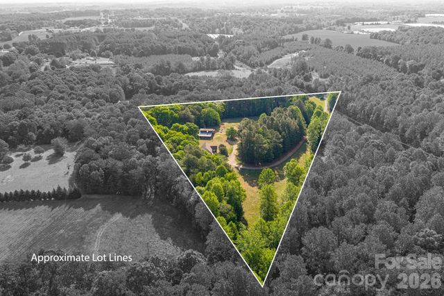 702 Saddlebrook Lane, Cherryville, NC 28021
