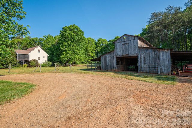 702 Saddlebrook Lane, Cherryville, NC 28021