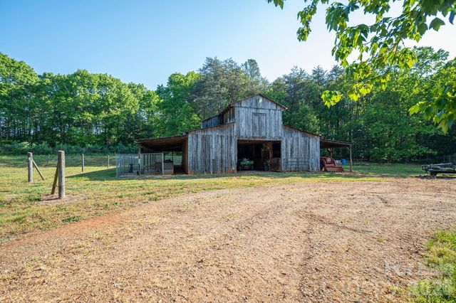 702 Saddlebrook Lane, Cherryville, NC 28021