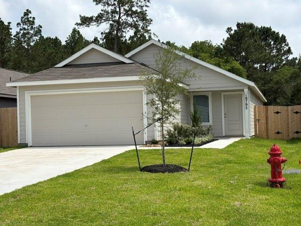 18792 Loom Drive, Conroe, TX 77306