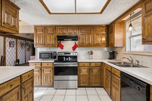 301 Southlake Drive, Forney, TX 75126