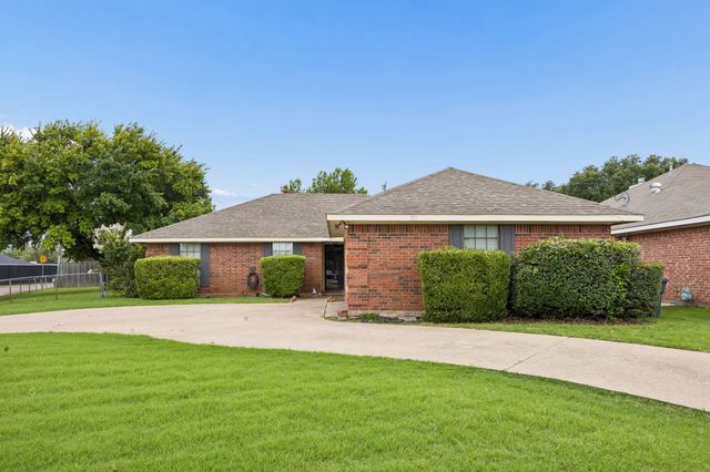301 Southlake Drive, Forney, TX 75126