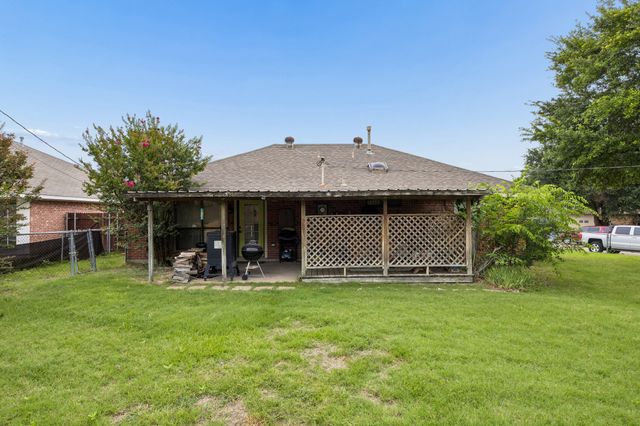 301 Southlake Drive, Forney, TX 75126