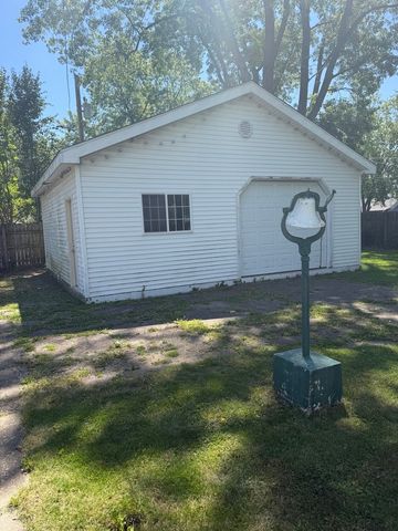 260 N Madison Avenue N, Bradley, IL 60915