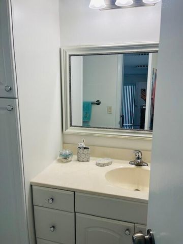 2387 SW 13th Terrace, Boynton Beach, FL 33426