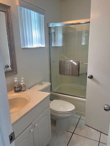 2387 SW 13th Terrace, Boynton Beach, FL 33426