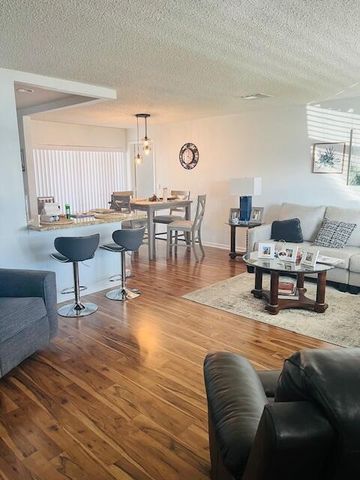 2387 SW 13th Terrace, Boynton Beach, FL 33426