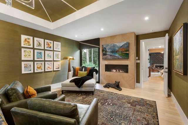 15 Regent Square, The Woodlands, TX 77381