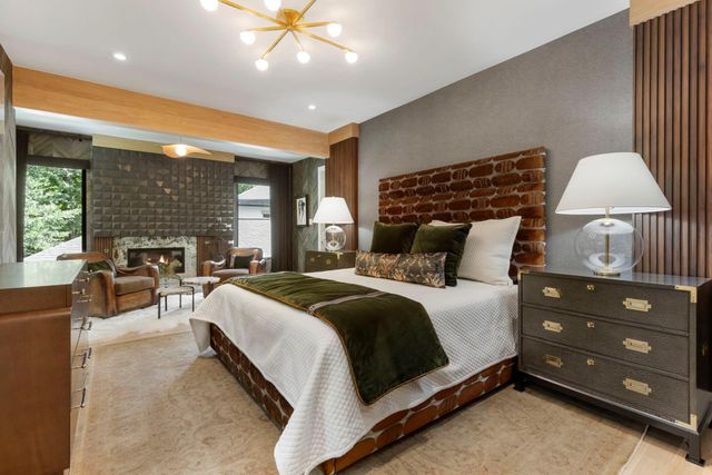 15 Regent Square, The Woodlands, TX 77381