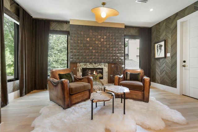 15 Regent Square, The Woodlands, TX 77381