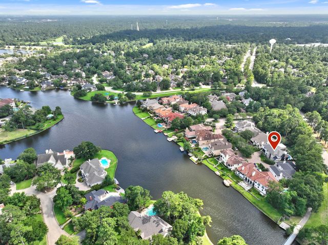 15 Regent Square, The Woodlands, TX 77381