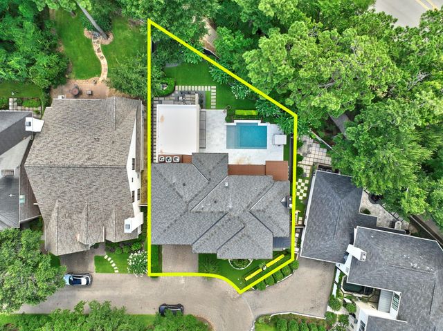 15 Regent Square, The Woodlands, TX 77381