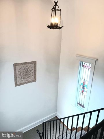 12 CORINNE CT, Wilmington, DE 19809