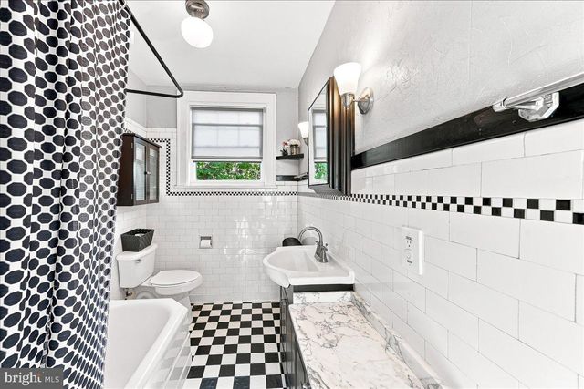 12 CORINNE CT, Wilmington, DE 19809