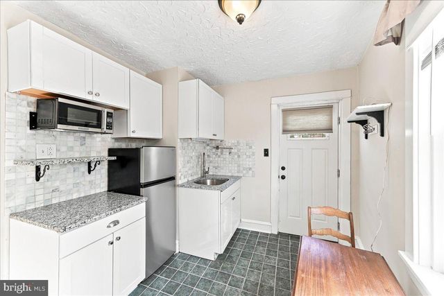 12 CORINNE CT, Wilmington, DE 19809