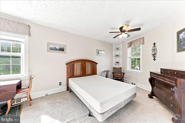 12 CORINNE CT, Wilmington, DE 19809