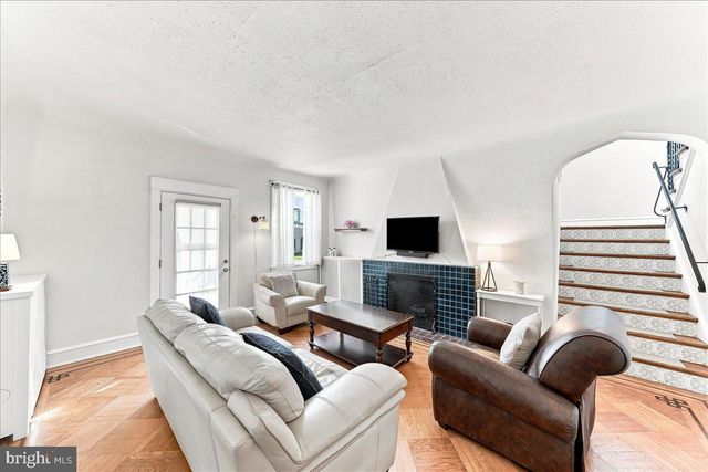 12 CORINNE CT, Wilmington, DE 19809