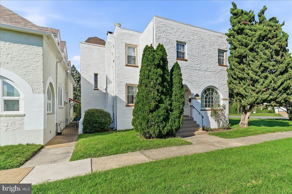 12 CORINNE CT, Wilmington, DE 19809