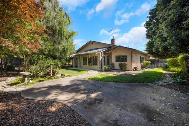 3260 Mission Way, Rocklin, CA 95677