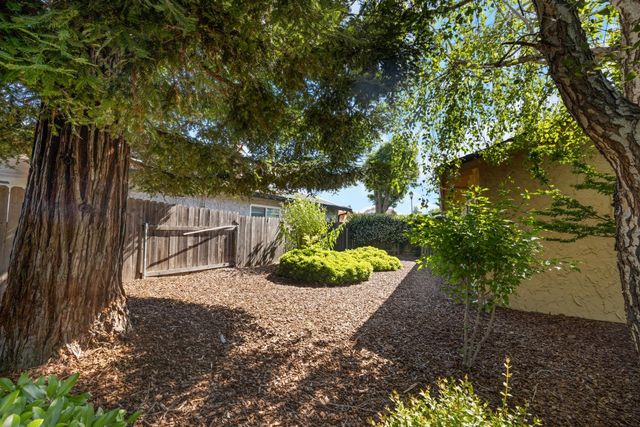 3260 Mission Way, Rocklin, CA 95677