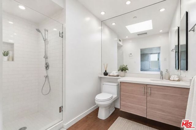 3130 Hutchison Avenue, Los Angeles, CA 90034