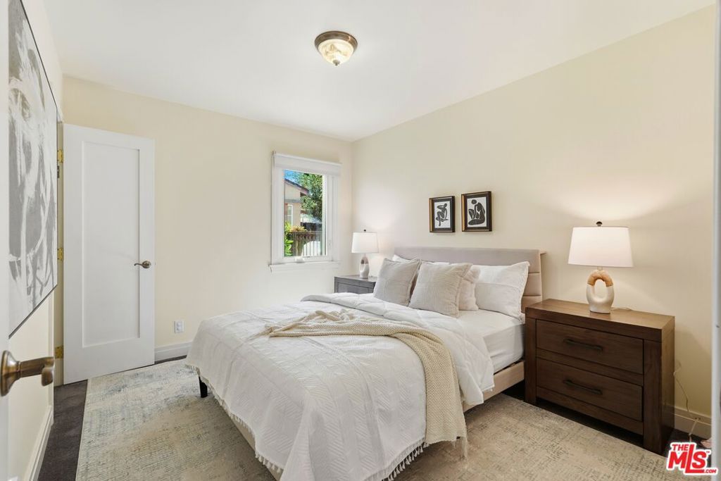 Image 8 of property listing at 3130 Hutchison Avenue, Los Angeles, CA 90034