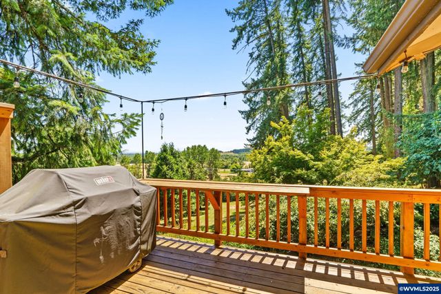 5833 NW Highland Pl, Corvallis, OR 97330