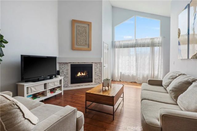 5500 Owensmouth 323, Woodland Hills, CA 91367