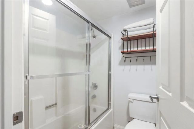 5500 Owensmouth 323, Woodland Hills, CA 91367