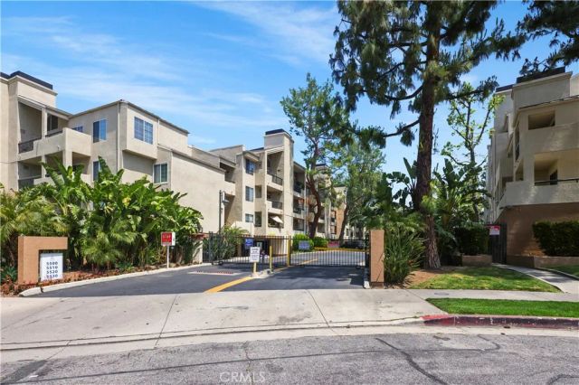 5500 Owensmouth 323, Woodland Hills, CA 91367