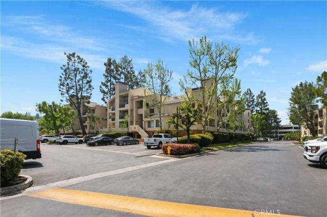 5500 Owensmouth 323, Woodland Hills, CA 91367