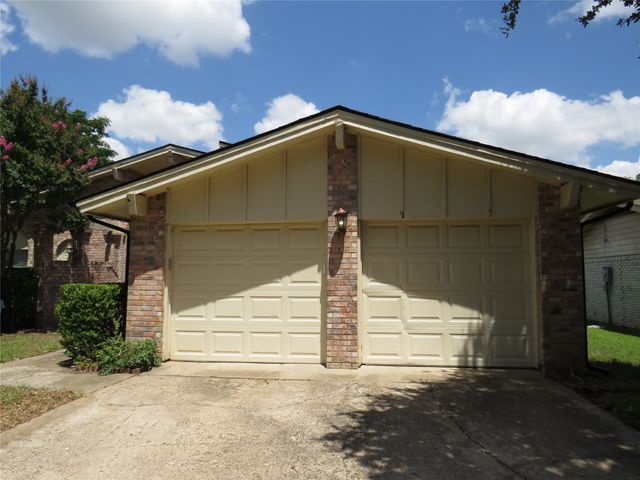 3308 Spring Valley Drive, Bedford, TX 76021