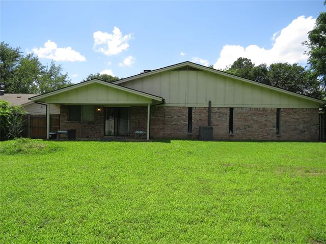 3308 Spring Valley Drive, Bedford, TX 76021