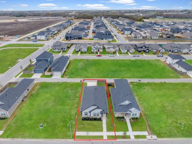 512 Timber Brook DR, Hutto, TX 78634