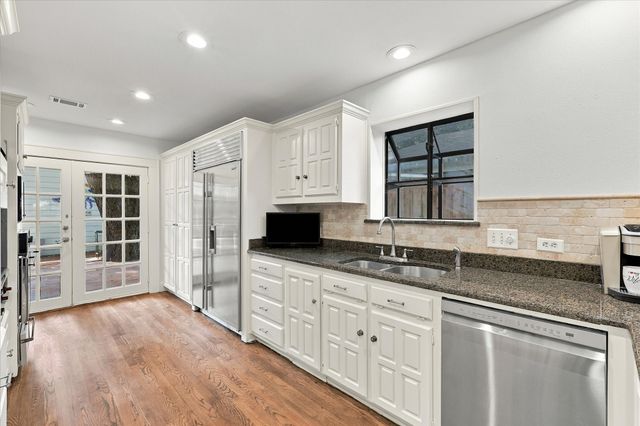 1500 Clover Lane, Fort Worth, TX 76107