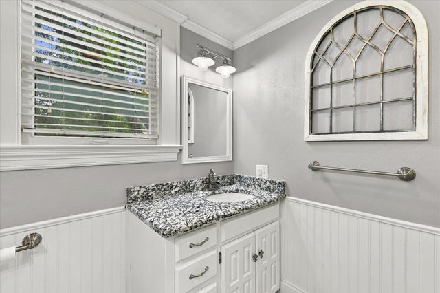1500 Clover Lane, Fort Worth, TX 76107