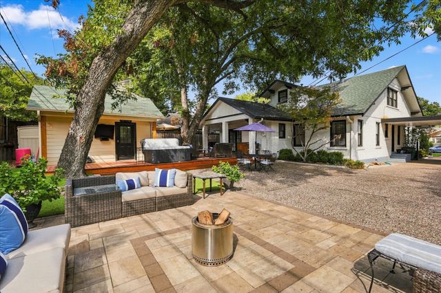 1500 Clover Lane, Fort Worth, TX 76107