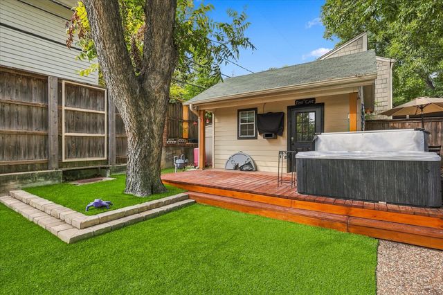 1500 Clover Lane, Fort Worth, TX 76107