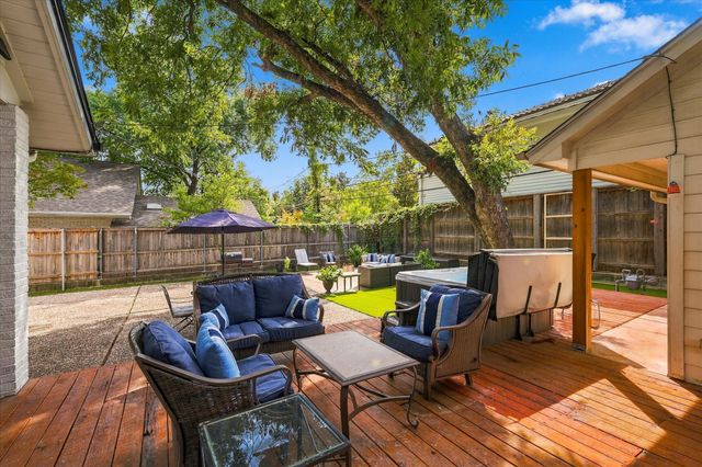 1500 Clover Lane, Fort Worth, TX 76107